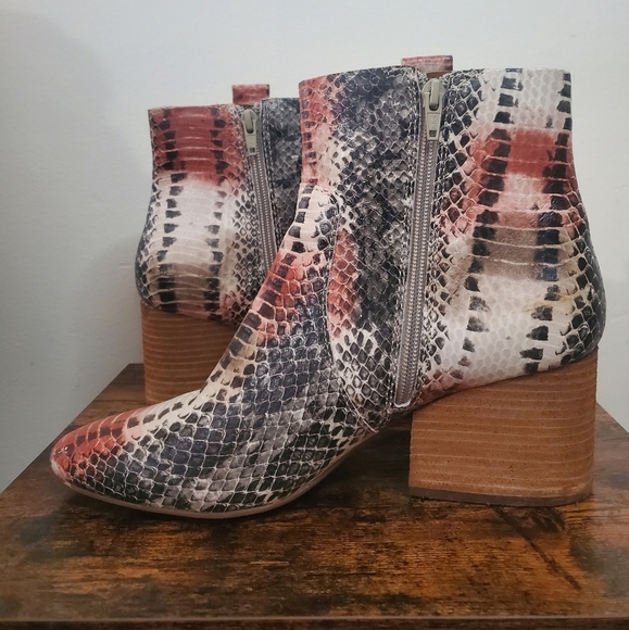 Anthropologie Kork-Ease Korks Leyland Leather Snake Skin Booties Size 10 - Picture 2 of 11
